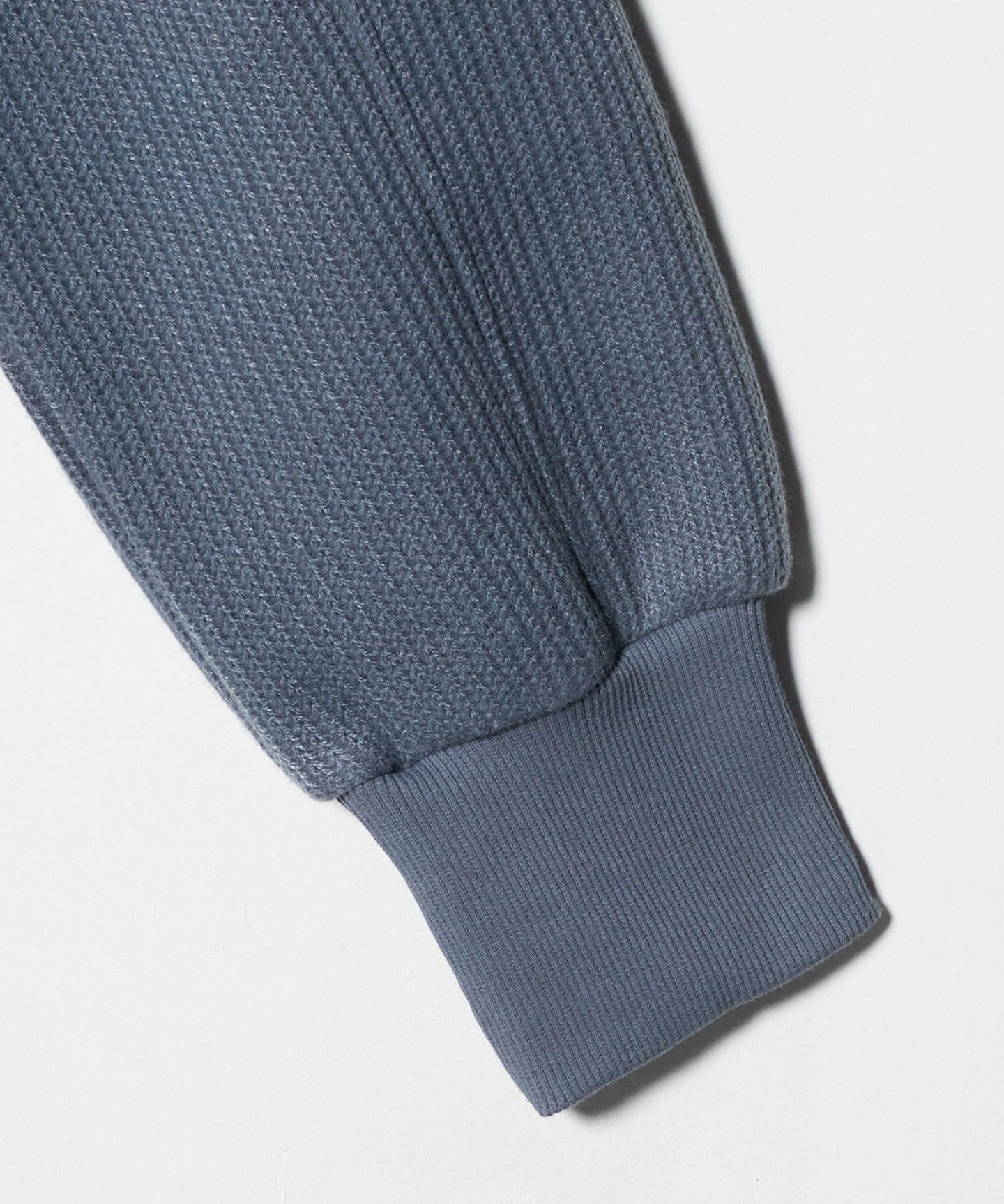 64266000022-d04.jpg