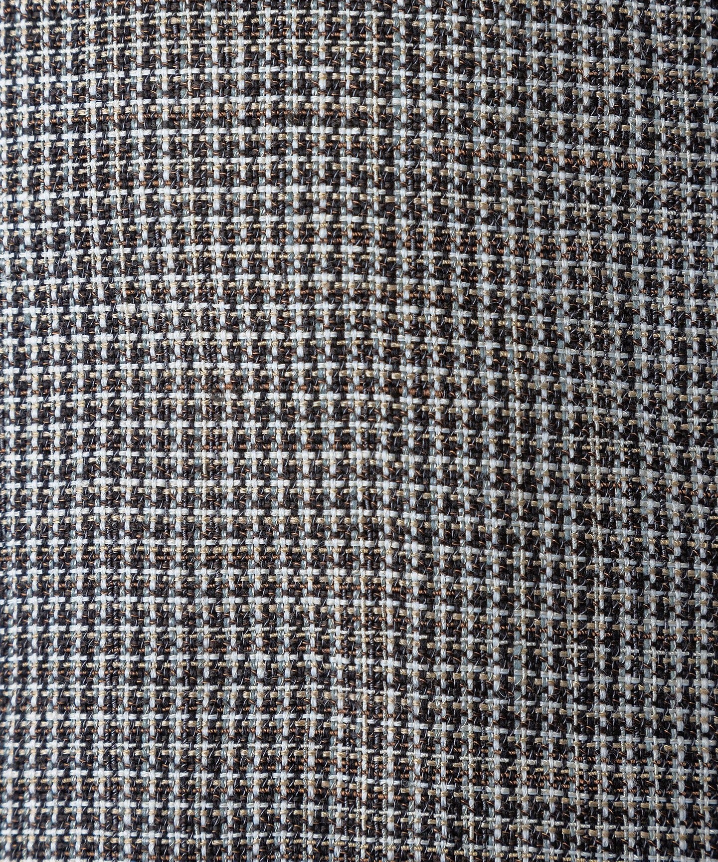 79142990371-d07.jpg