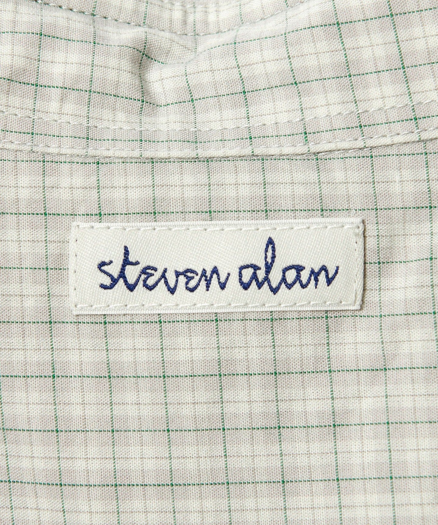 81112000004-d30.jpg