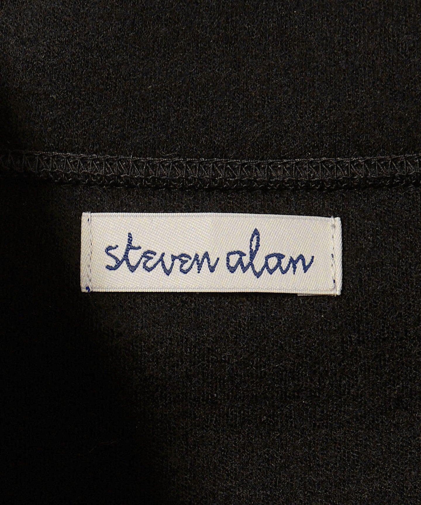 81271990022-d30.jpg