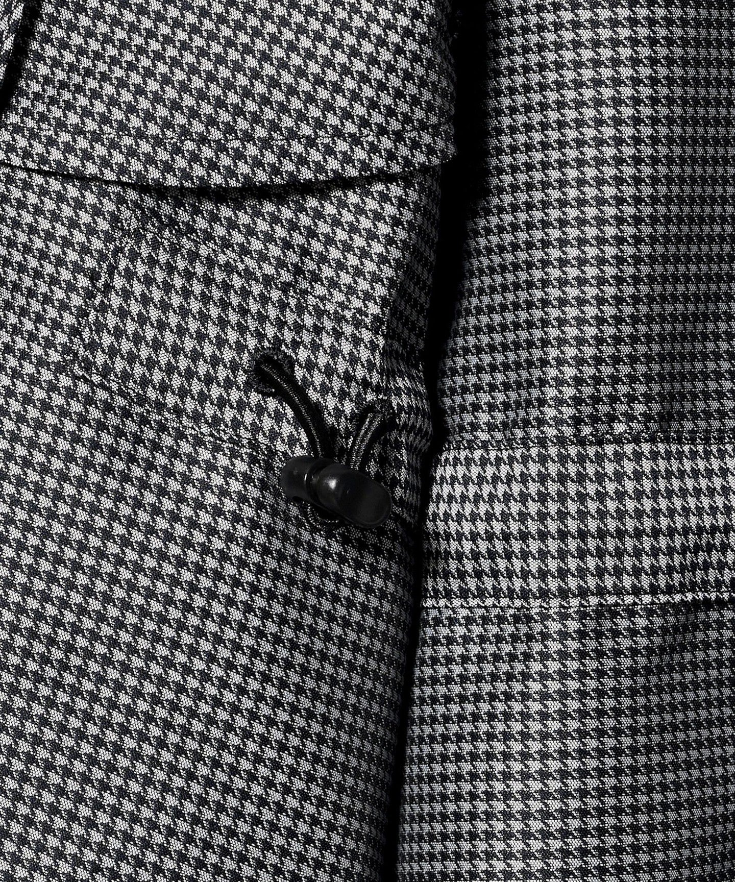 85251000012-d09.jpg