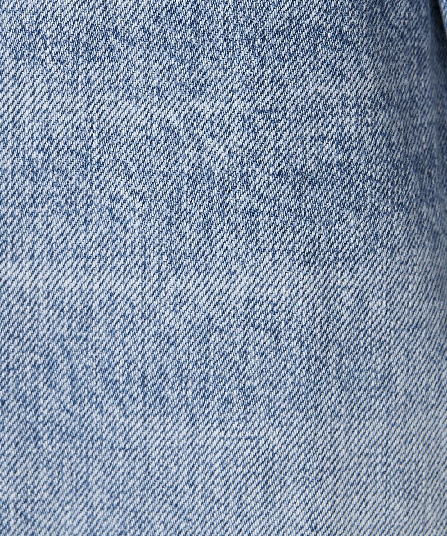 87142990163-d18.jpg