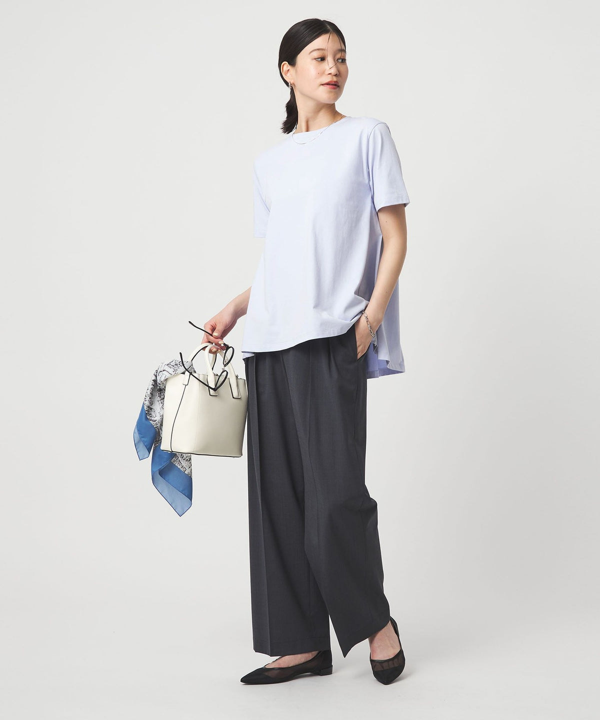 WEB-exklusiv: <at ease> T-Shirt mit Rücken-Flare, mit kühlendem Material, UV-Schutz und Hitzeschutz