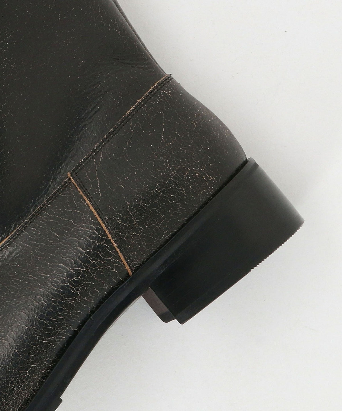 <H> Cracking Leather Boots