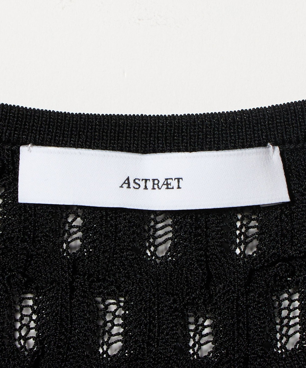 <ASTRAET> 12G Eyelet Square Neck Cardigan