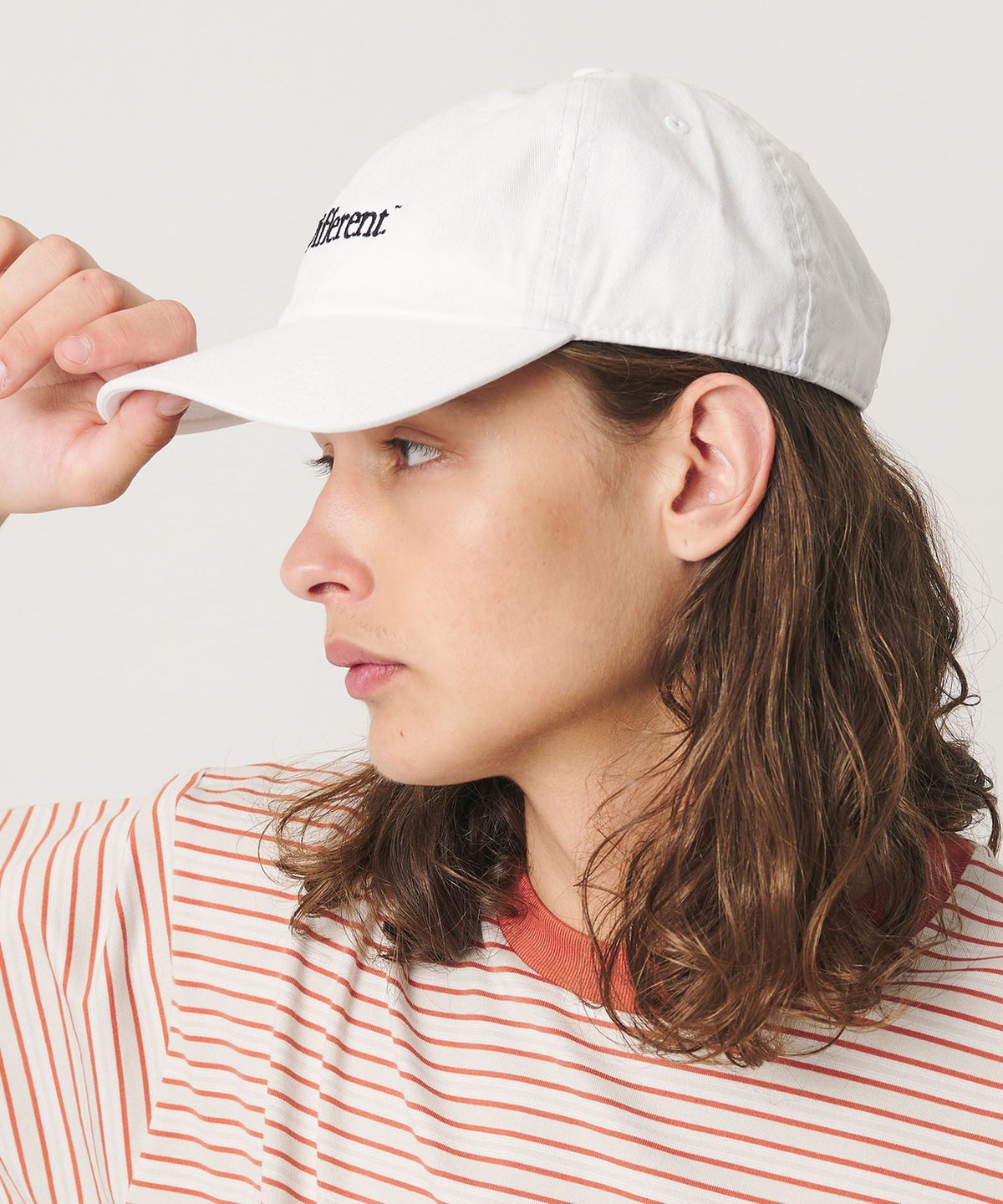 <DIFFERENT> Logo-Cap