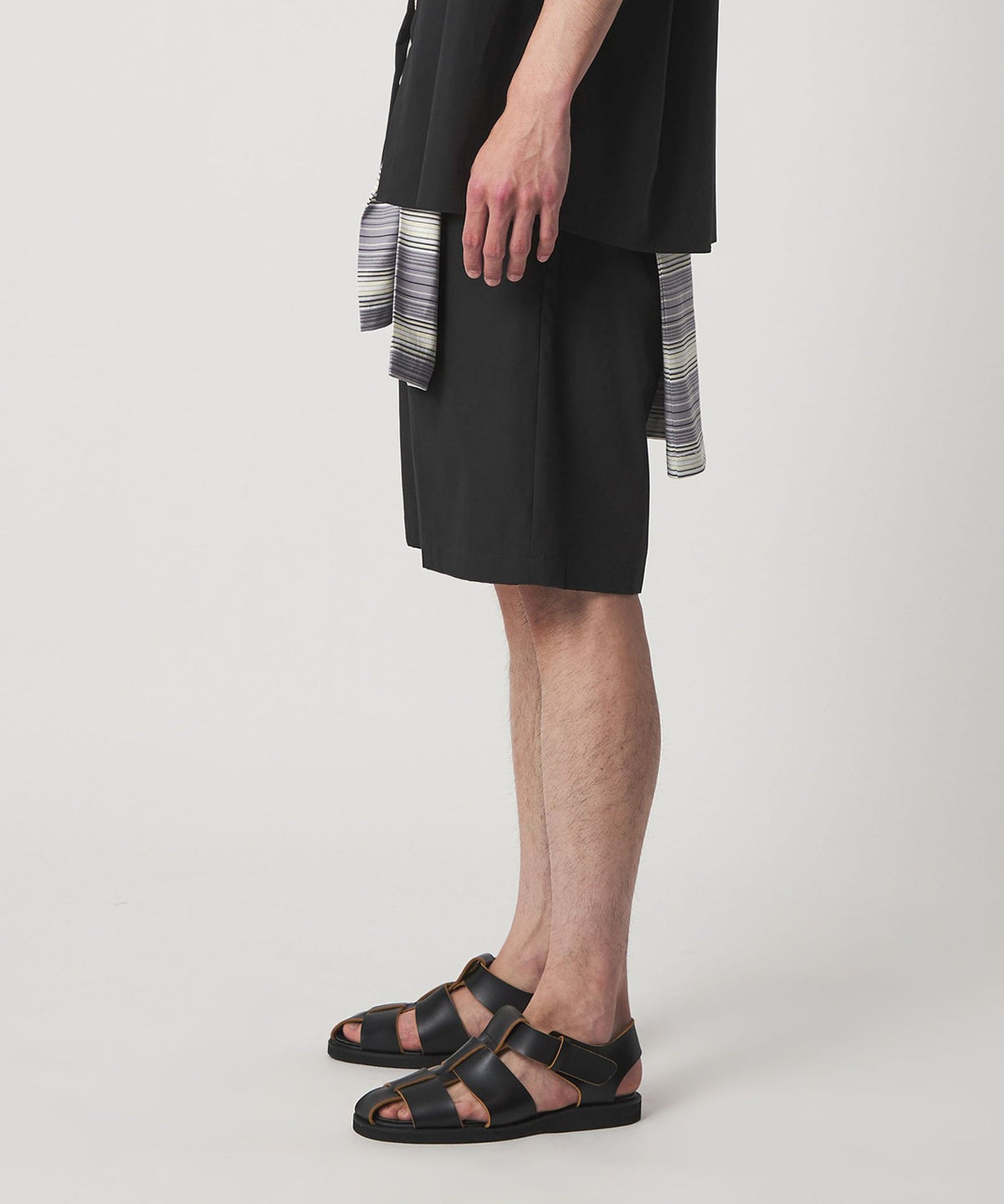 <H> Weathercloth Square Cut Shorts