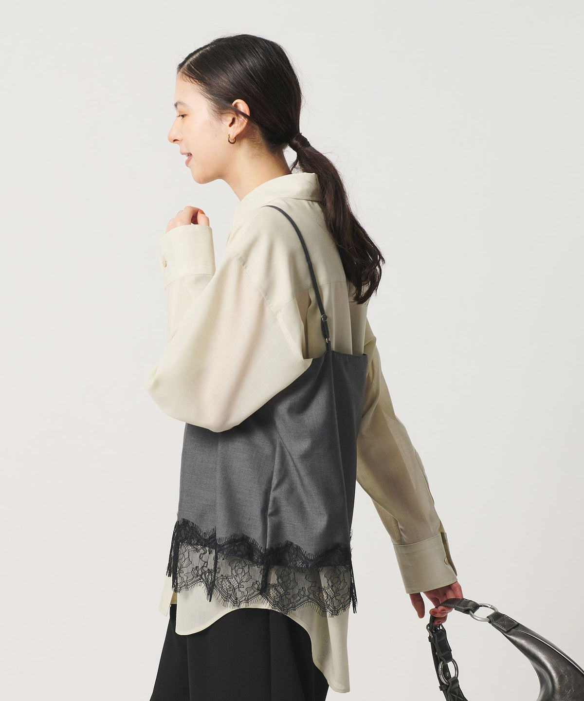 【網路限定】蕾絲細肩帶背心 可水洗
