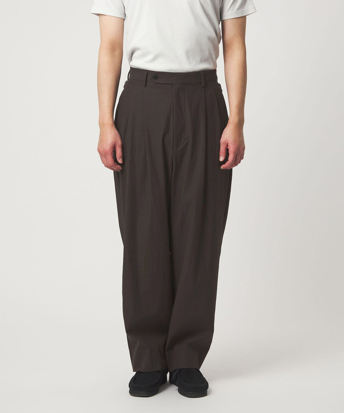 FINE BASIC Cotton Nylon Twill 2-Pleat W4 Wide Slacks