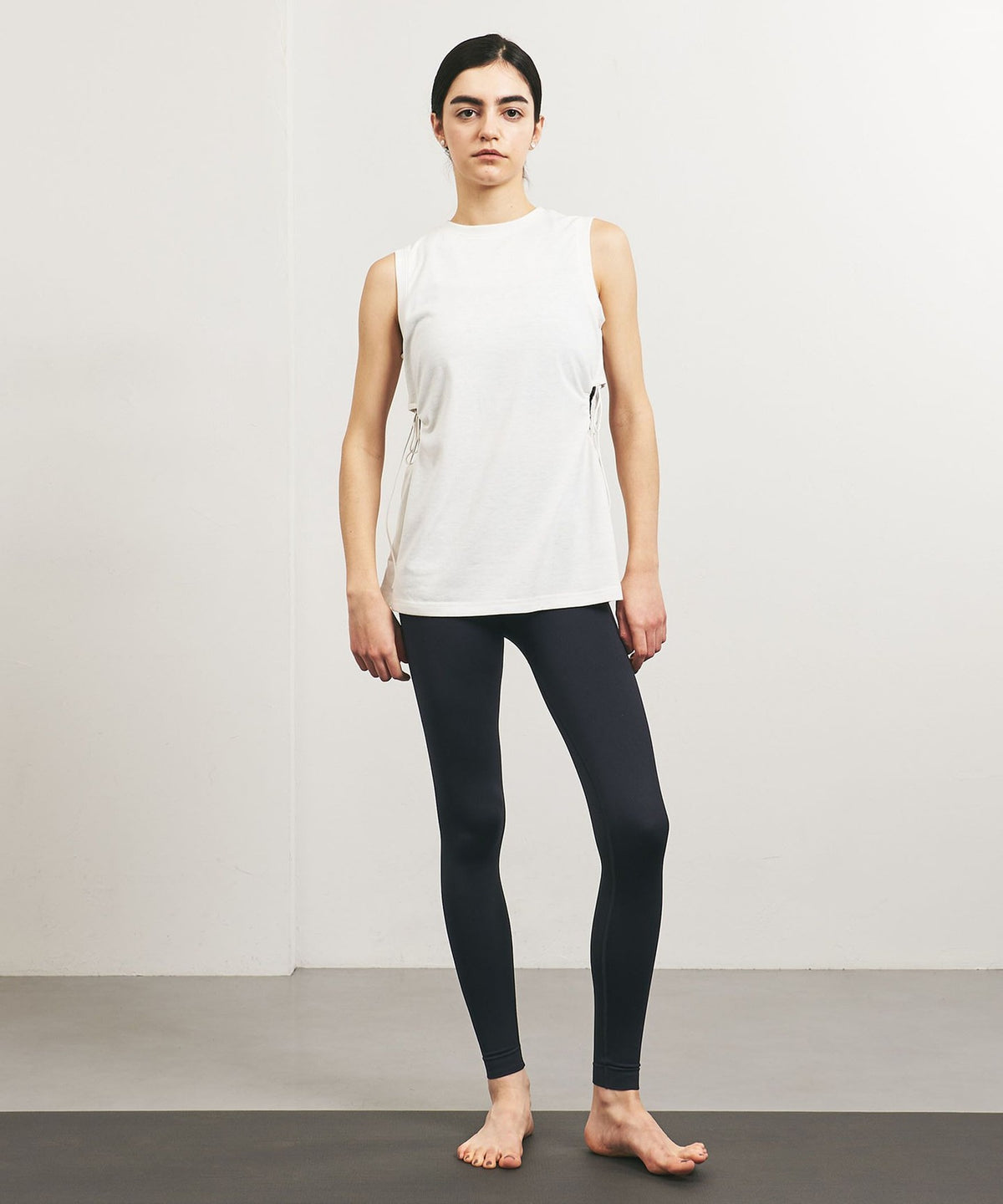 <TO UNITED ARROWS> Débardeur UpDRIFT à découpes latérales