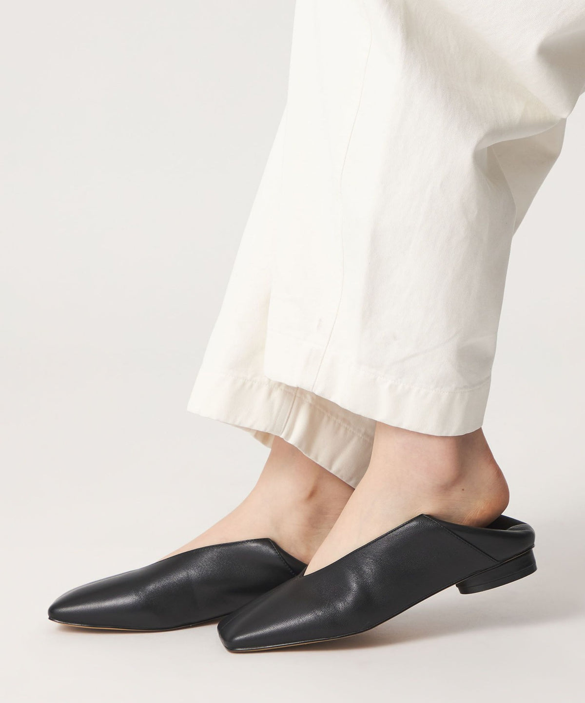 Oblique Square Toe फ्लैट 15↑