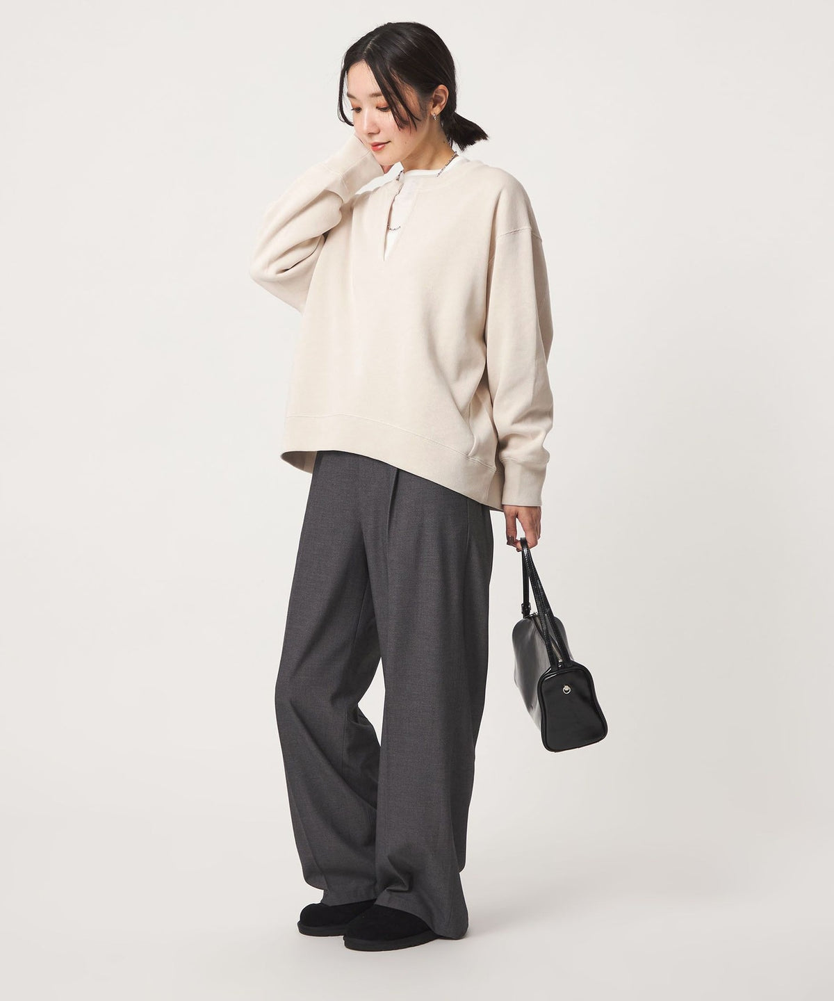 【线上限定】<at ease>双面V领套头衫