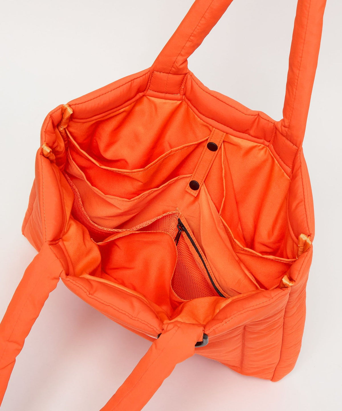 <CITEN> विभिन्न Color वाले Puffer Tote Bag