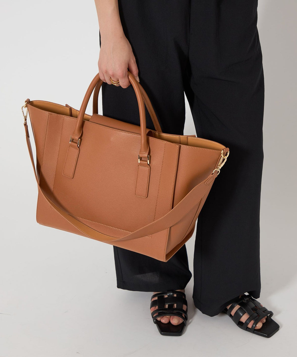 Exclusivo web: Bolso tote trapecio con correa ancha / A4 / para el trabajo