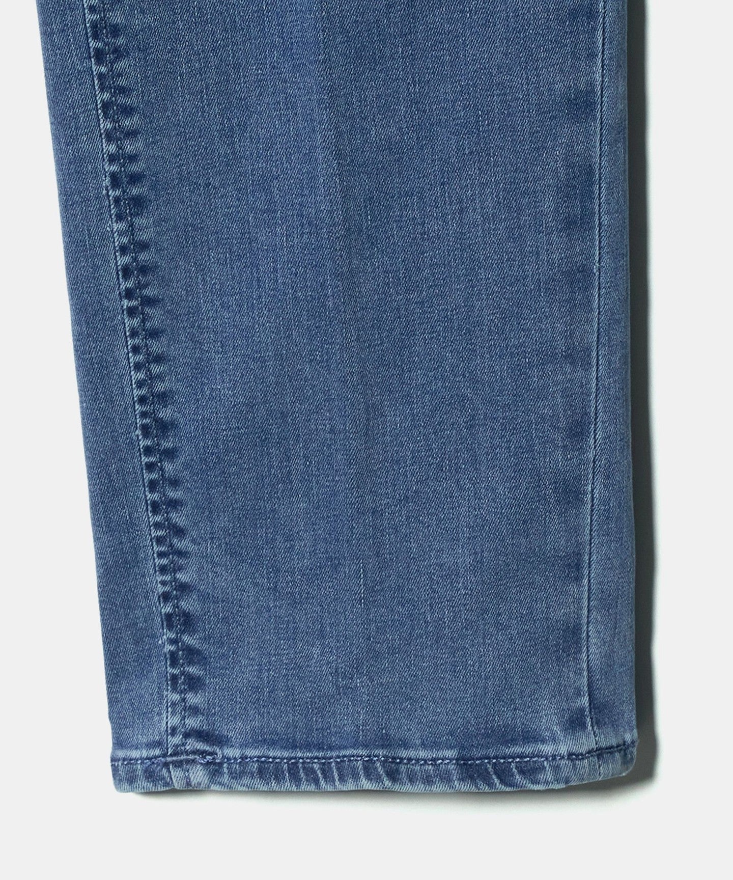 11144000059-d12.jpg