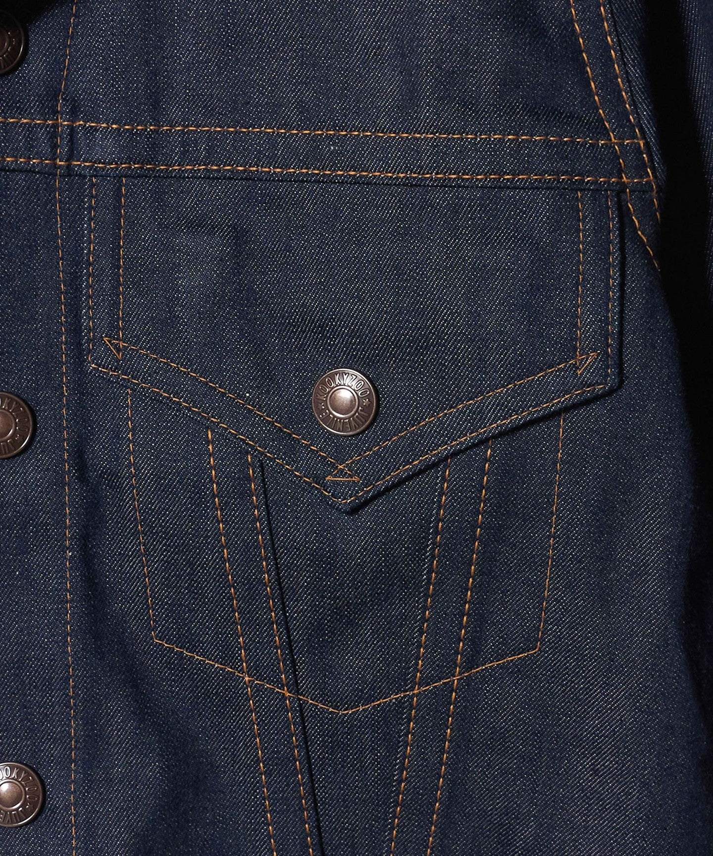 11695000282-d06.jpg
