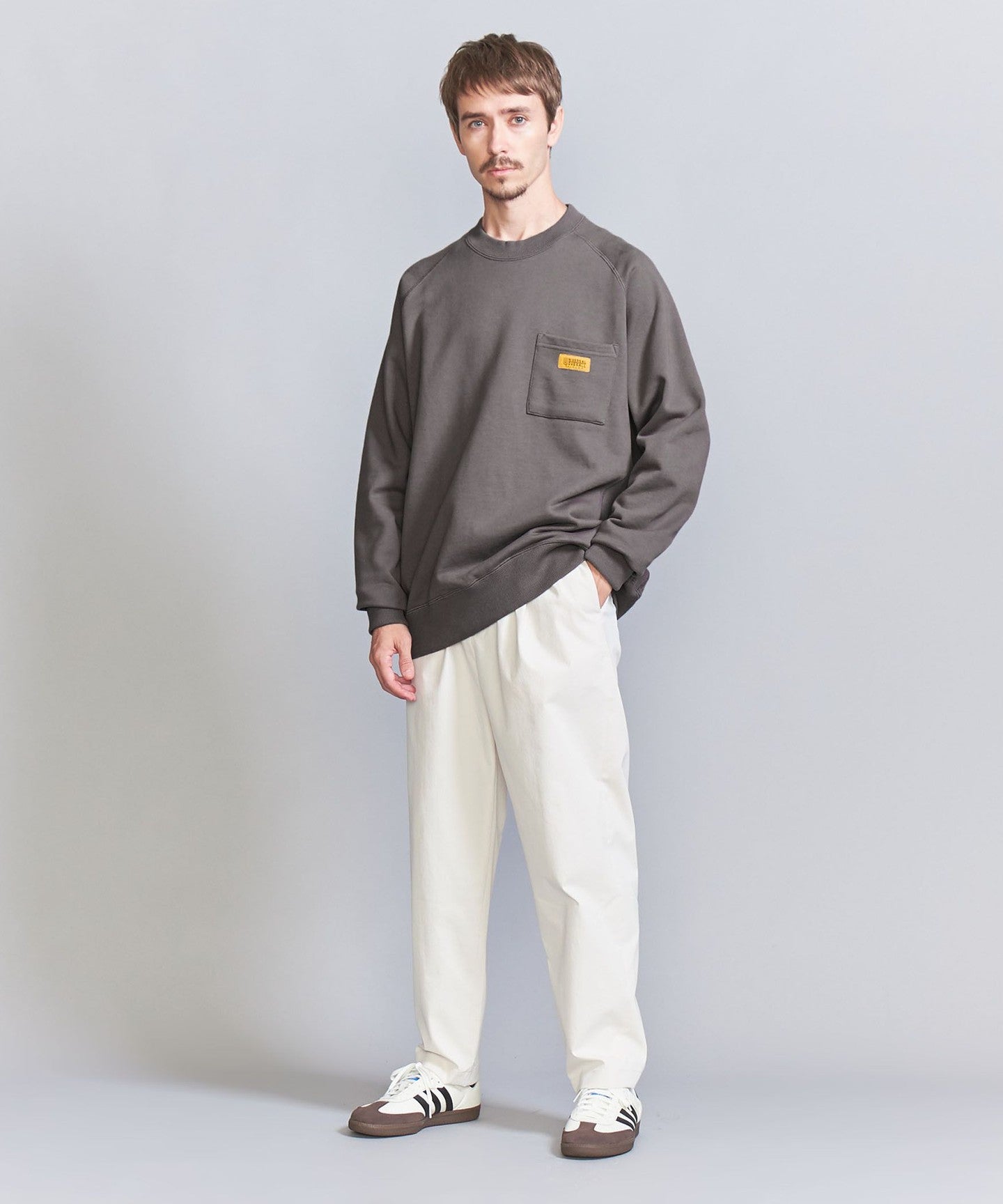12124998600-d03.jpg