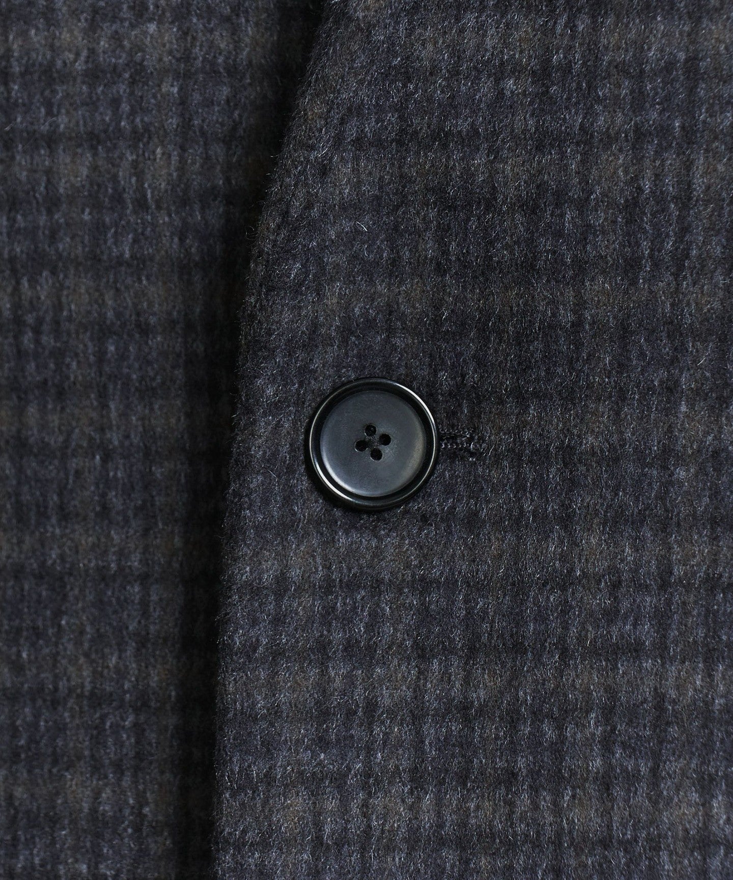 12251390127-d22.jpg