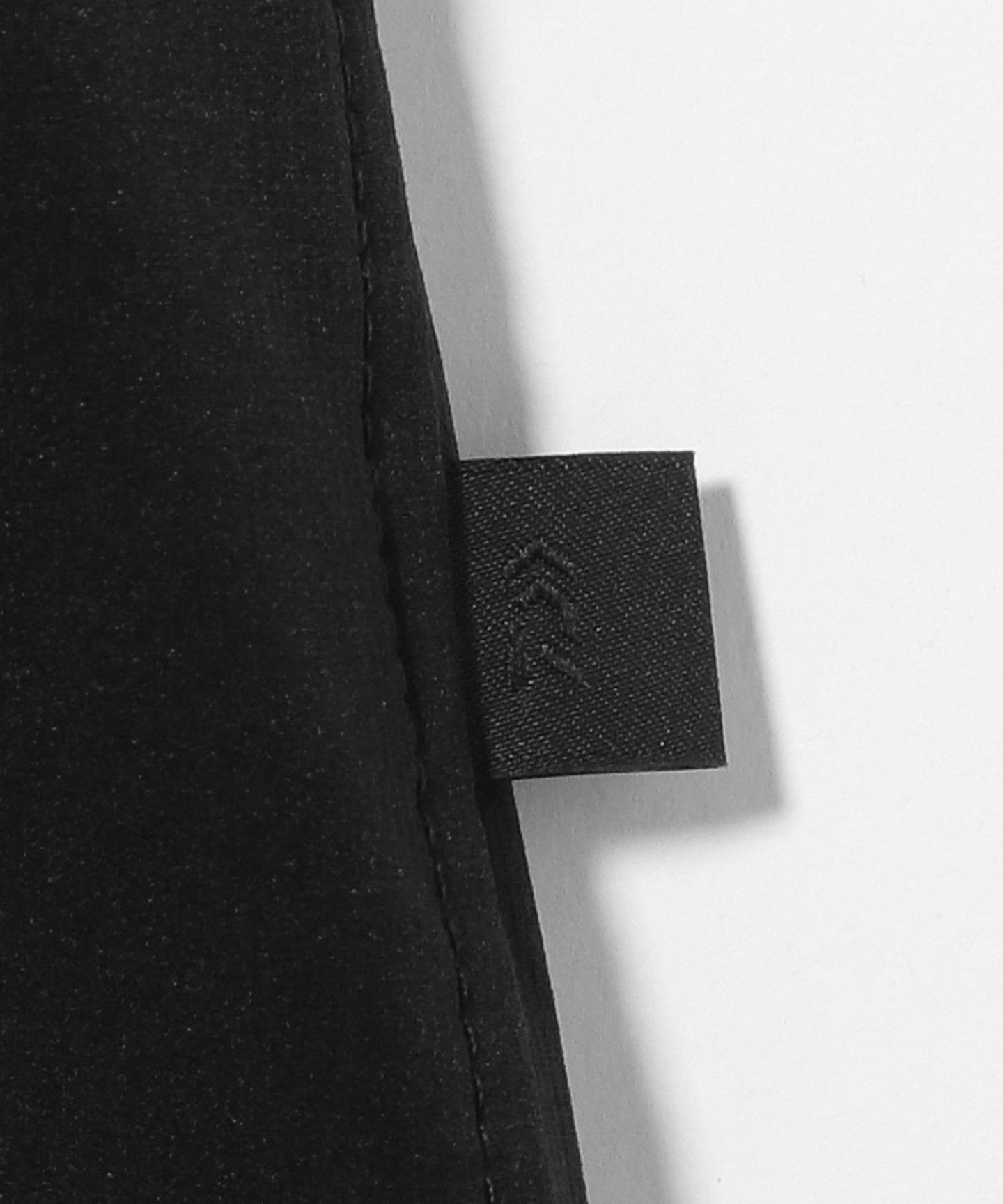 12545990771-d05.jpg