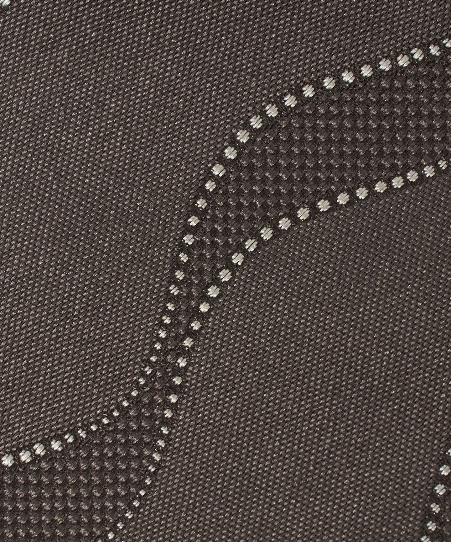 13346000024-d03.jpg