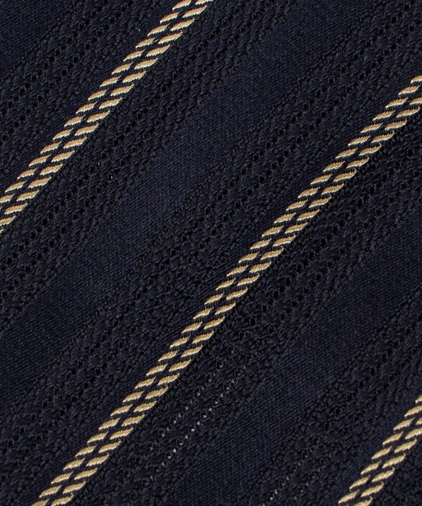 13346000071-d03.jpg