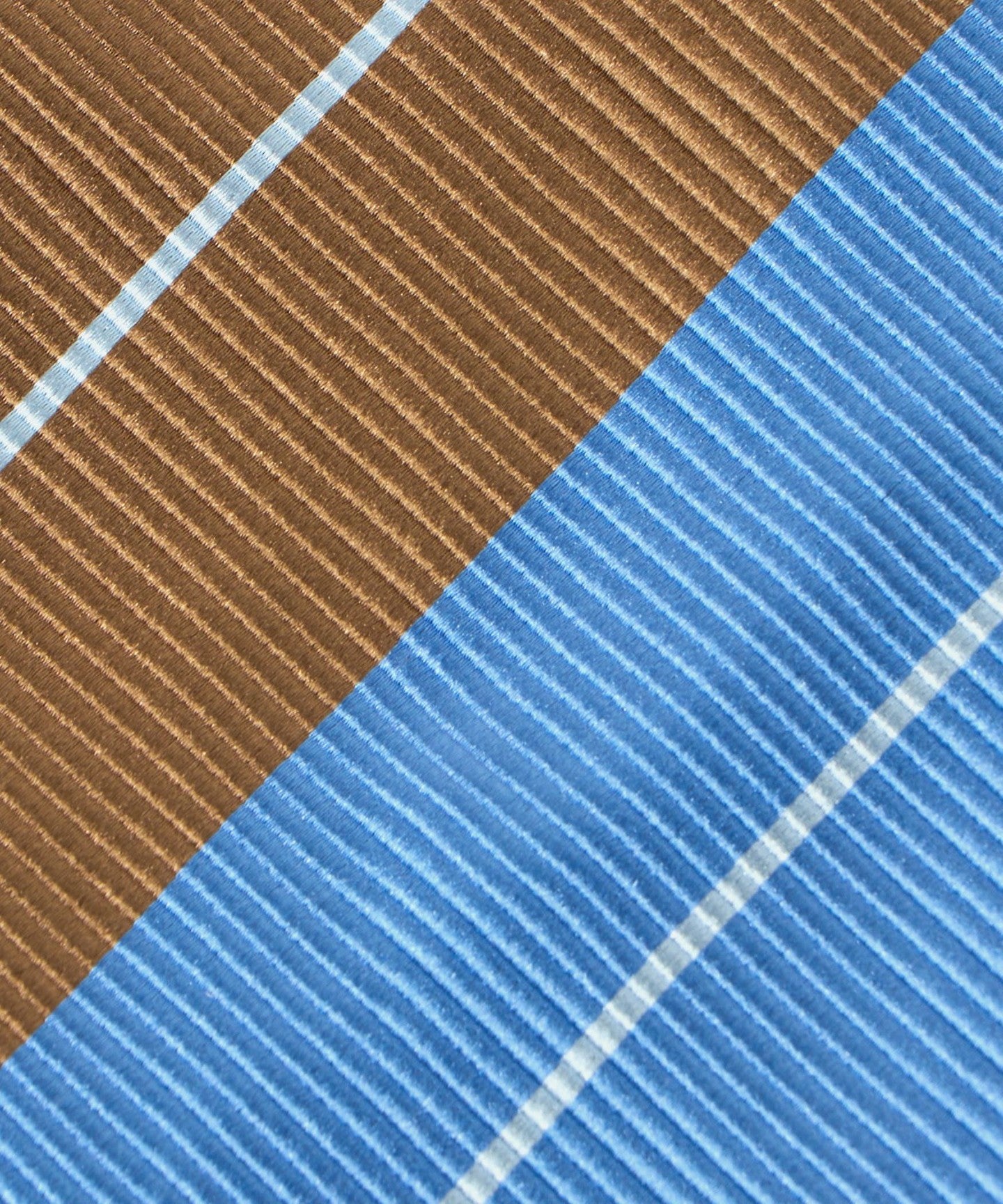 13346000077-d09.jpg