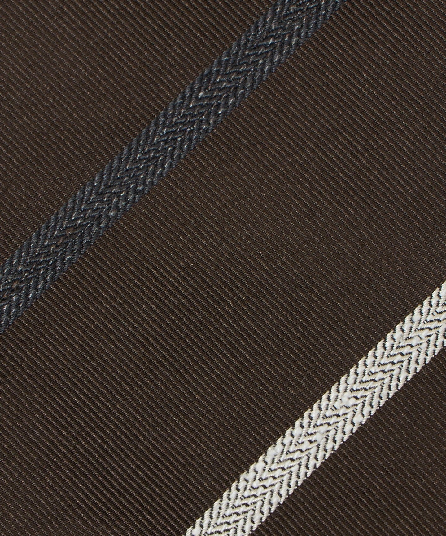 13346000085-d05.jpg
