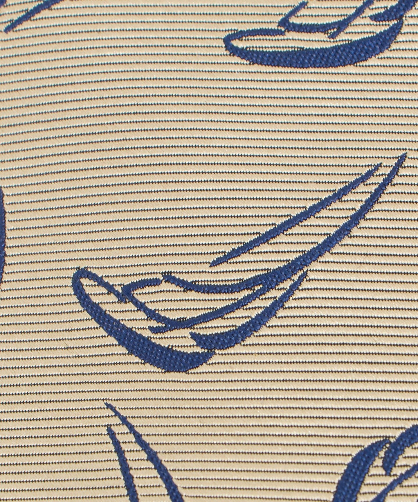 13346000174-d03.jpg