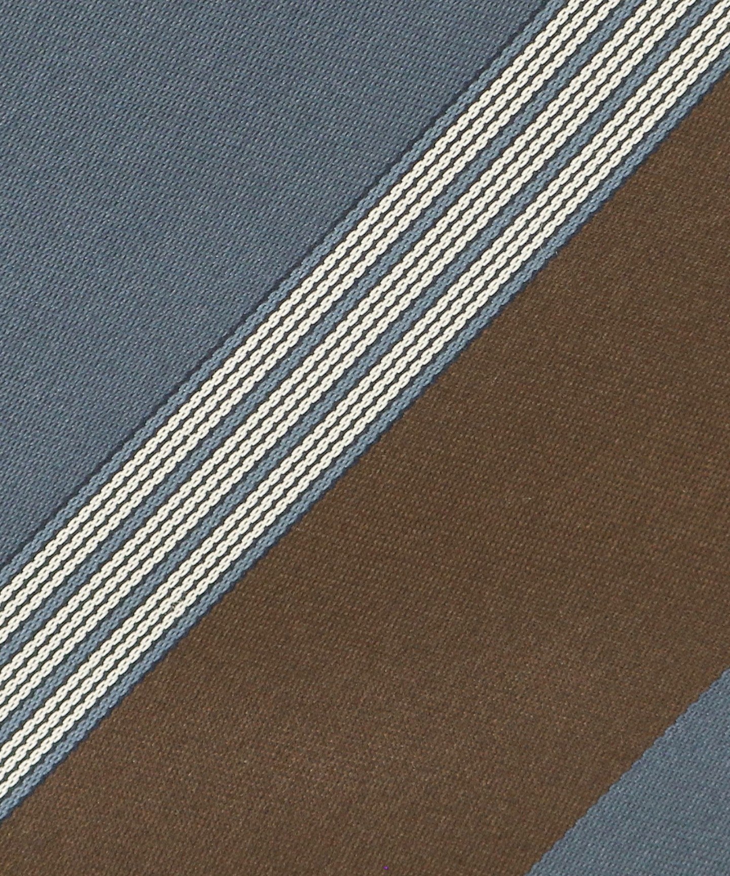 13346000221-d03.jpg