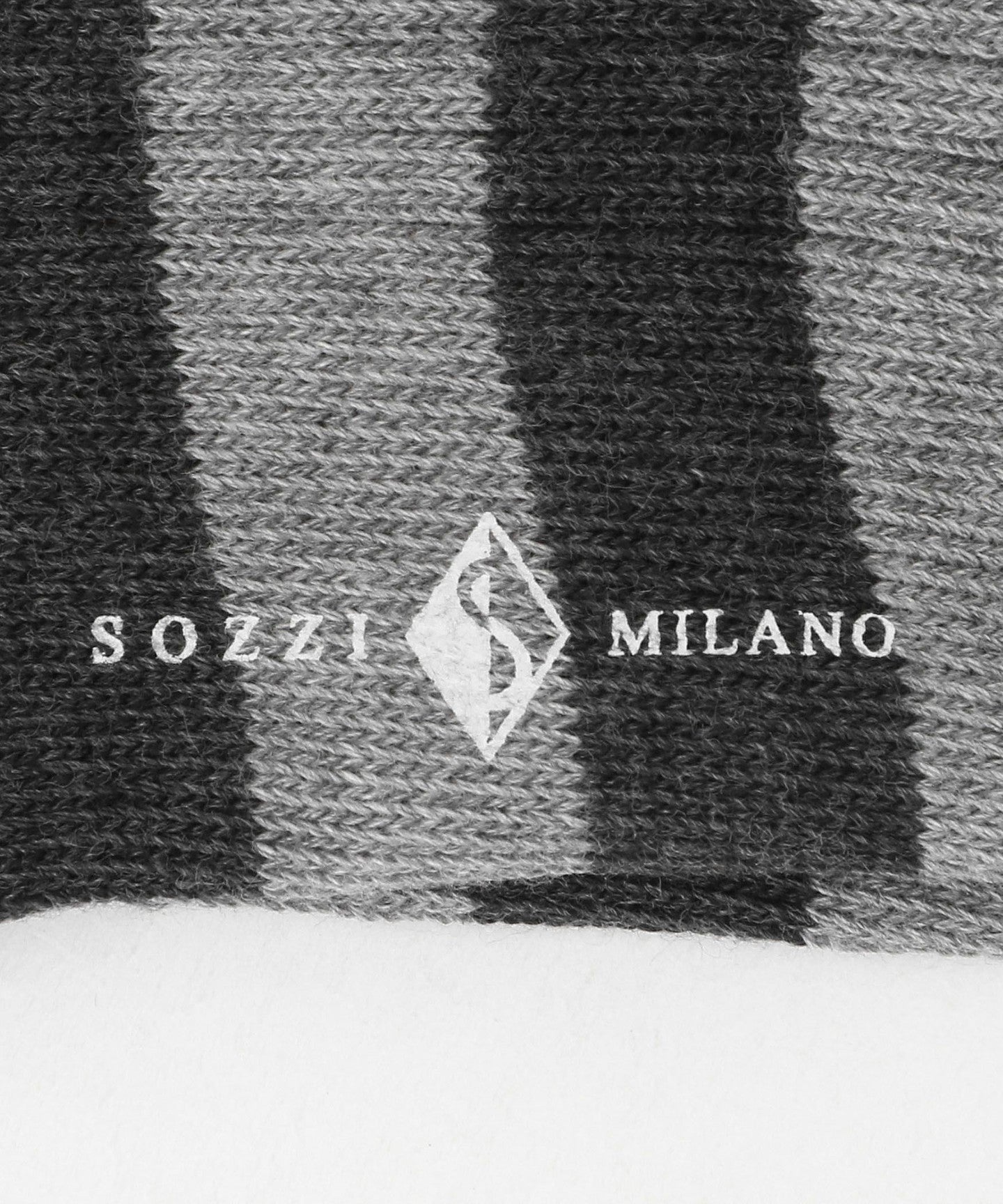 13353000000-d05.jpg