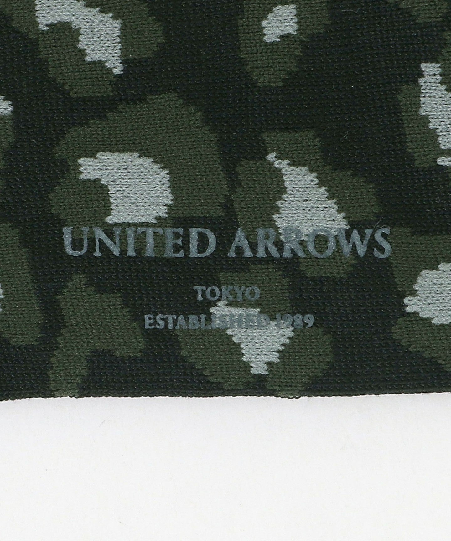 13356000020-d02.jpg