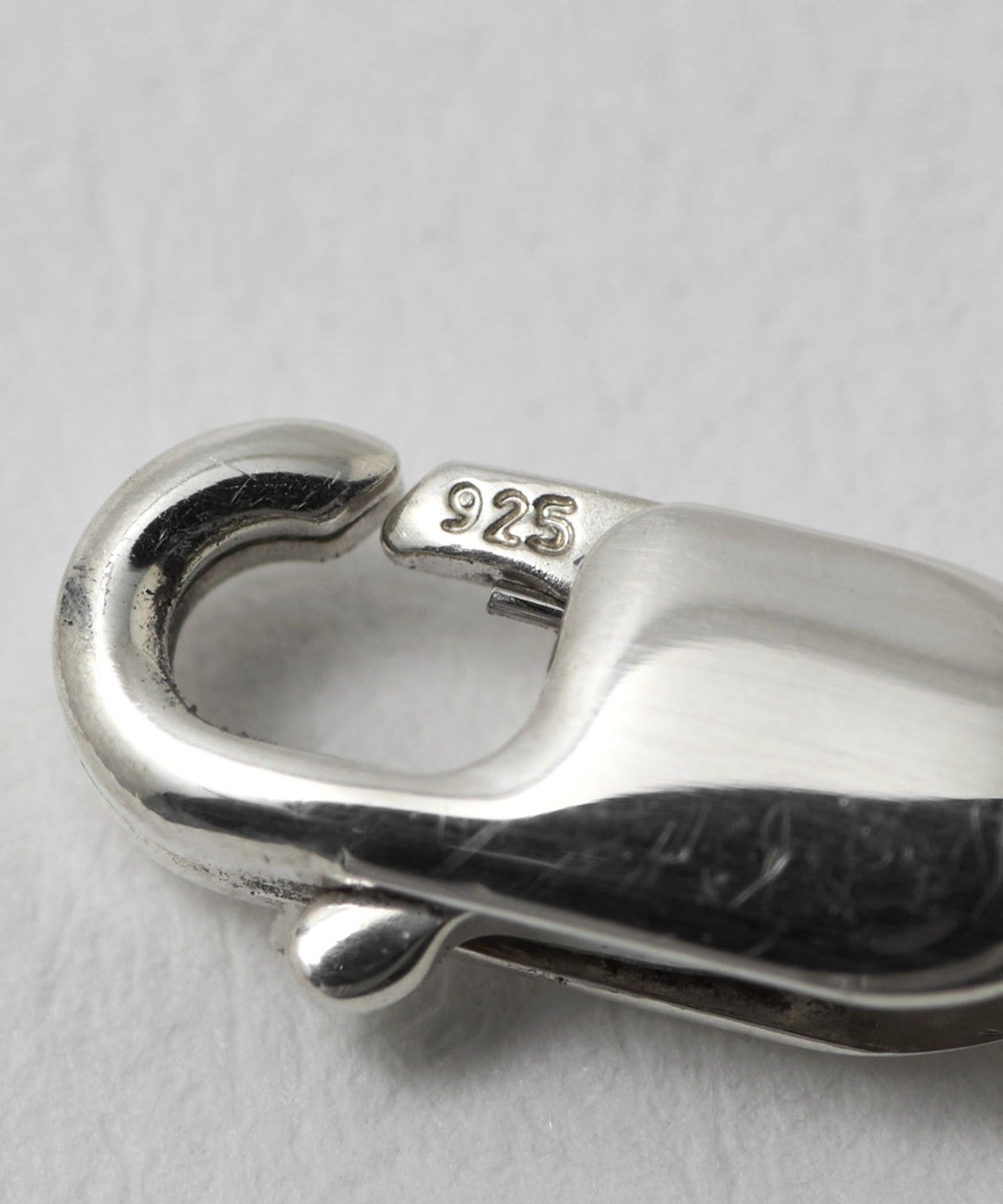 14333000049-d03.jpg