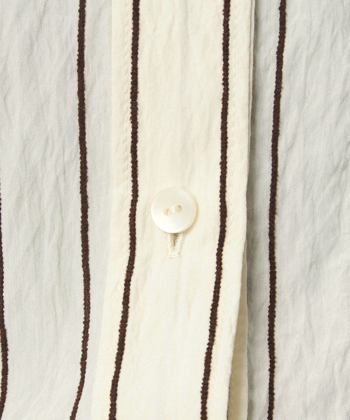35166000012-d20.jpg