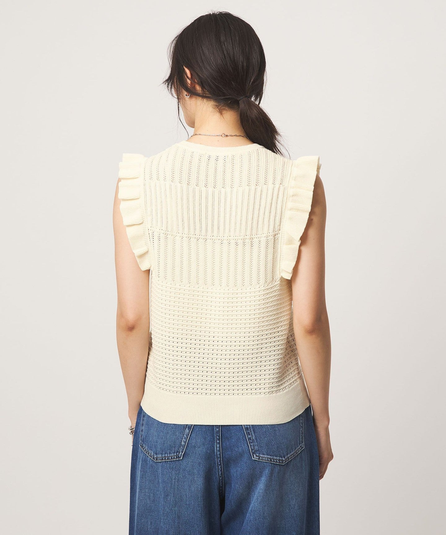 35181000024-d17.jpg