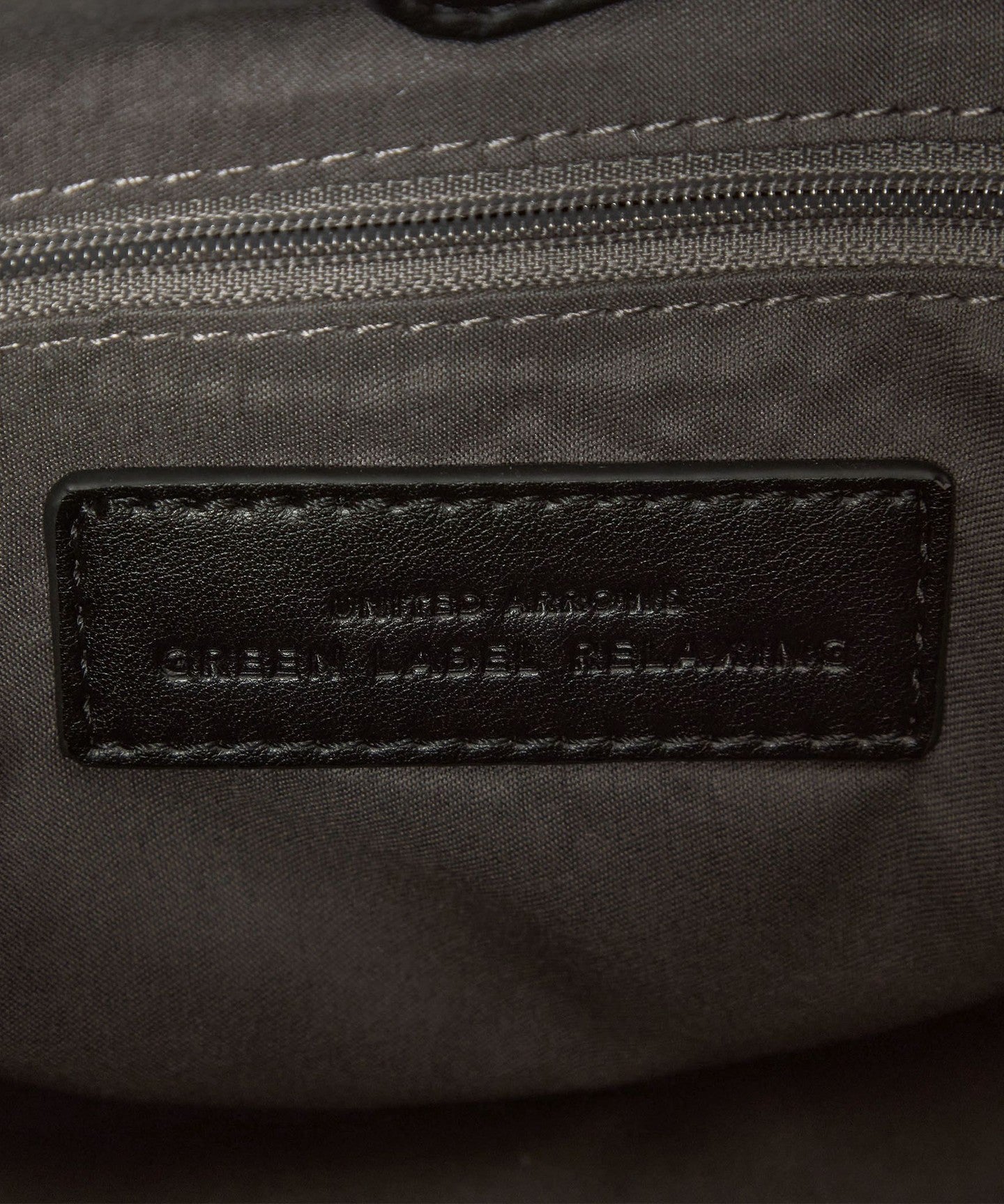 35326000019-d30.jpg