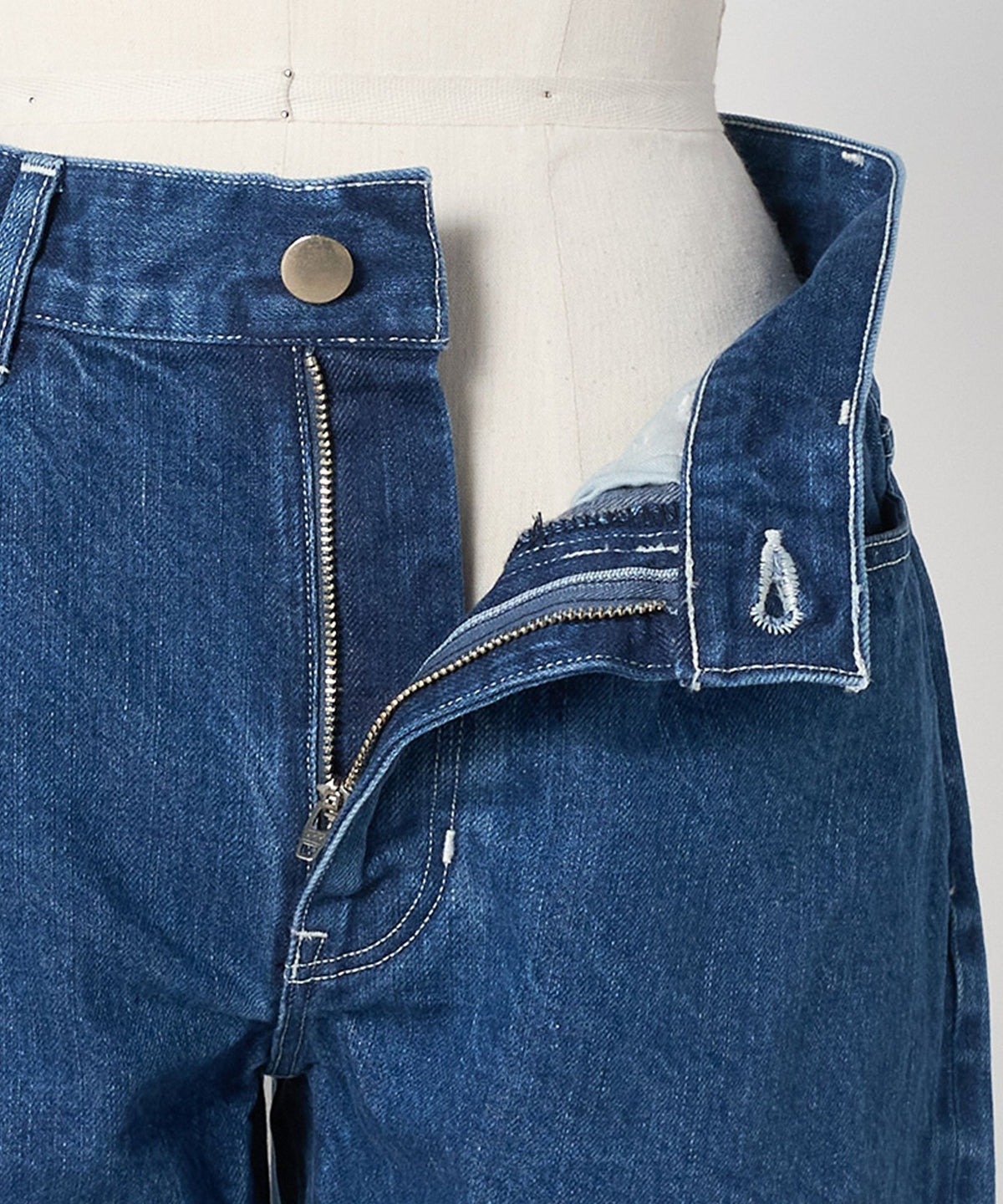 <LOEFF> 13OZ gebleichte Denim-Shorts