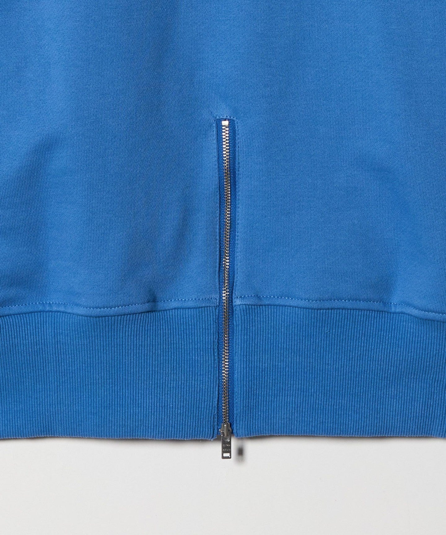 42126000014-d11.jpg
