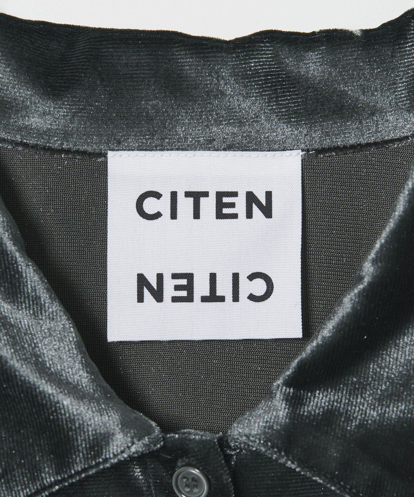 42126000032-d16.jpg