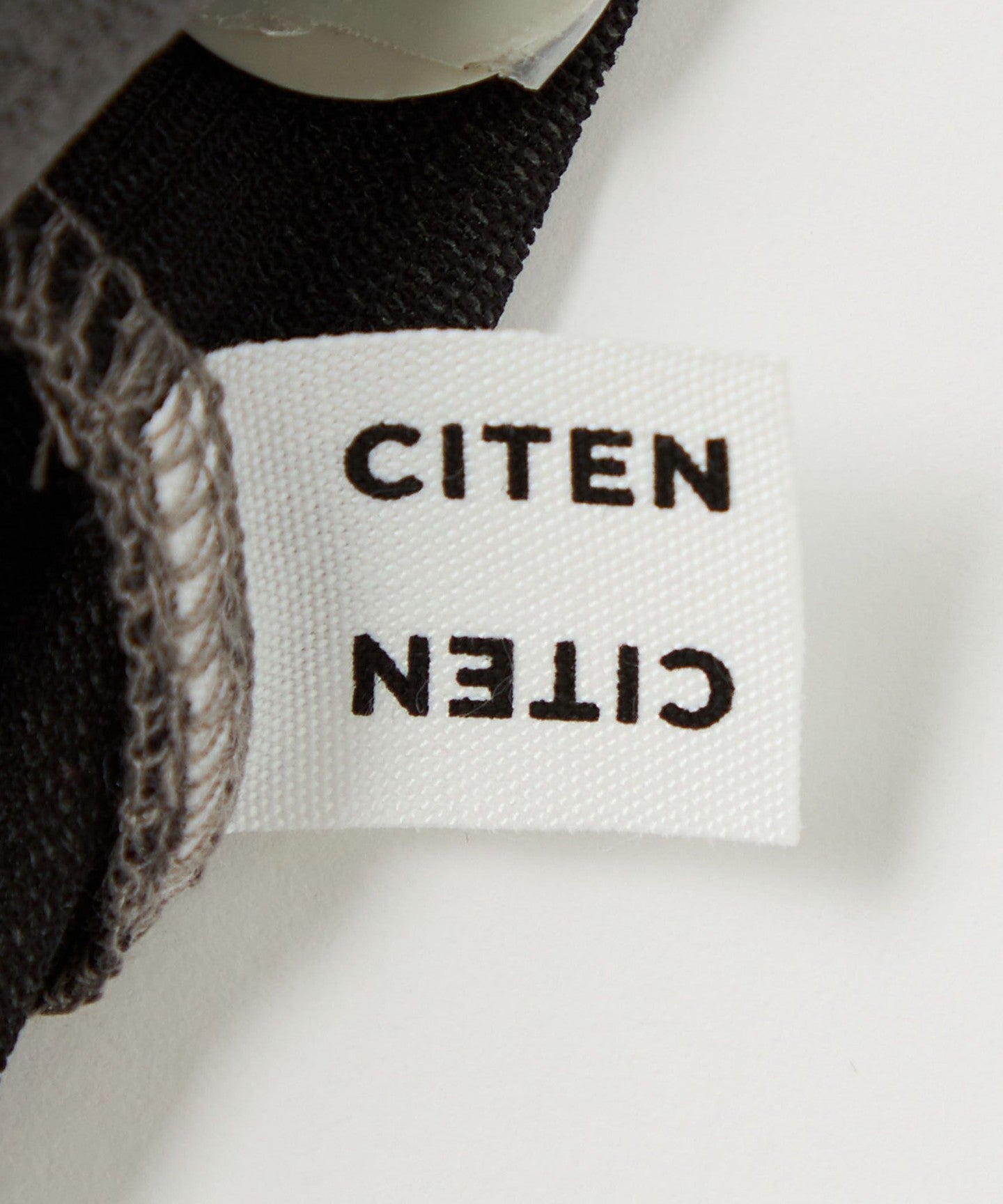 42126990082-d24.jpg