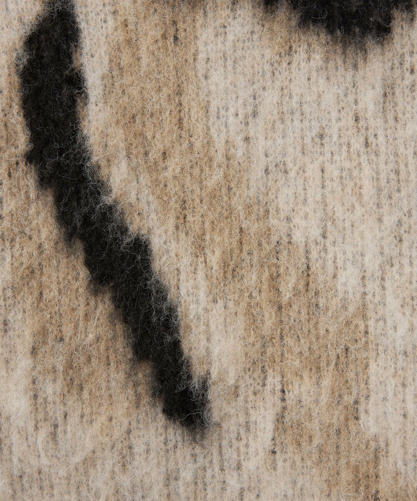 42136990083-d14.jpg