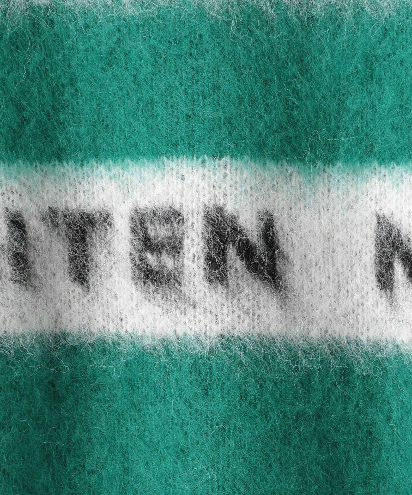 42136990087-d15.jpg