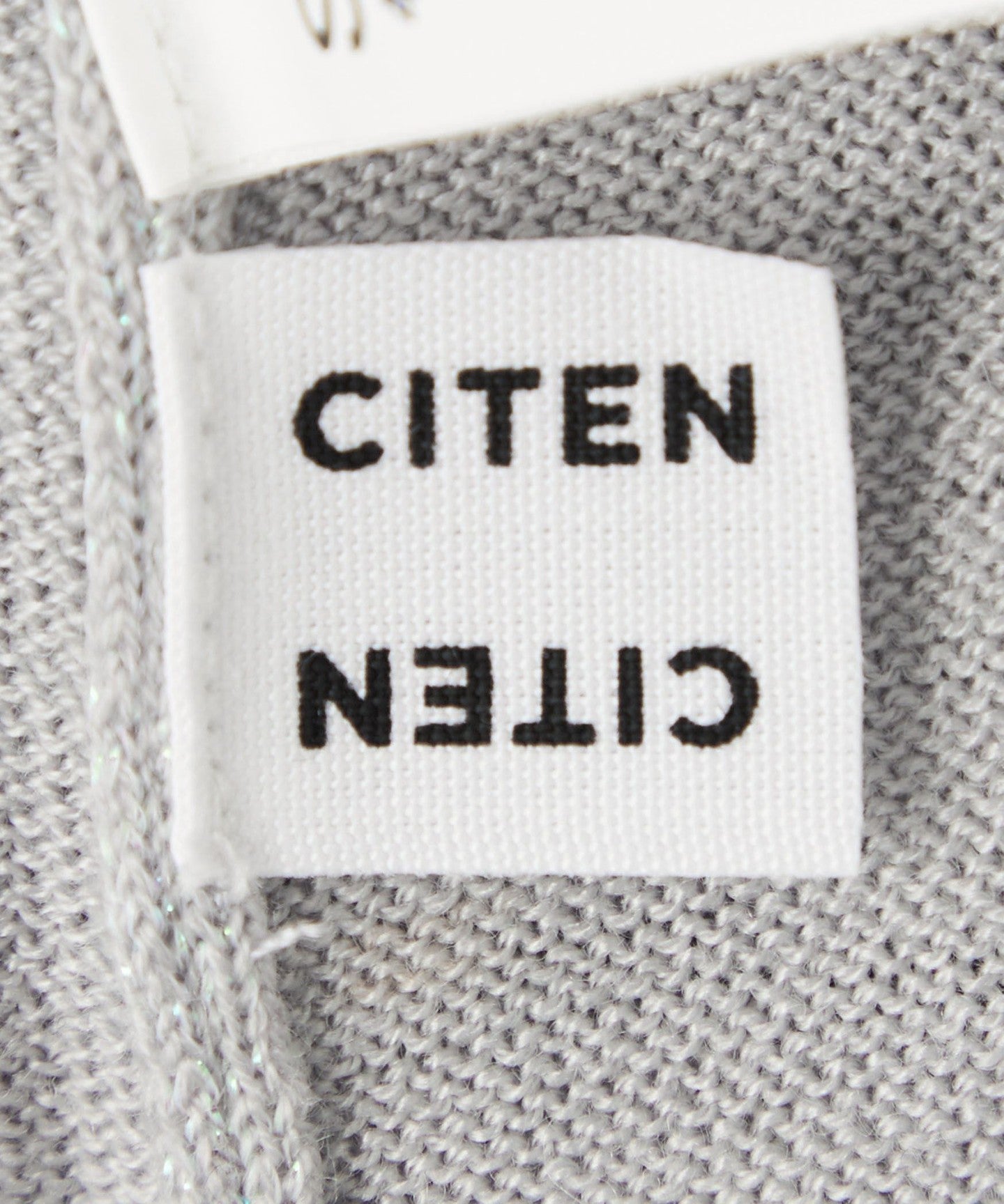 42136990093-d15.jpg