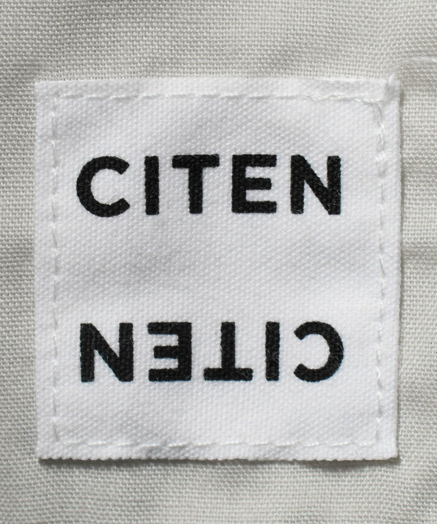 42146000006-d20.jpg