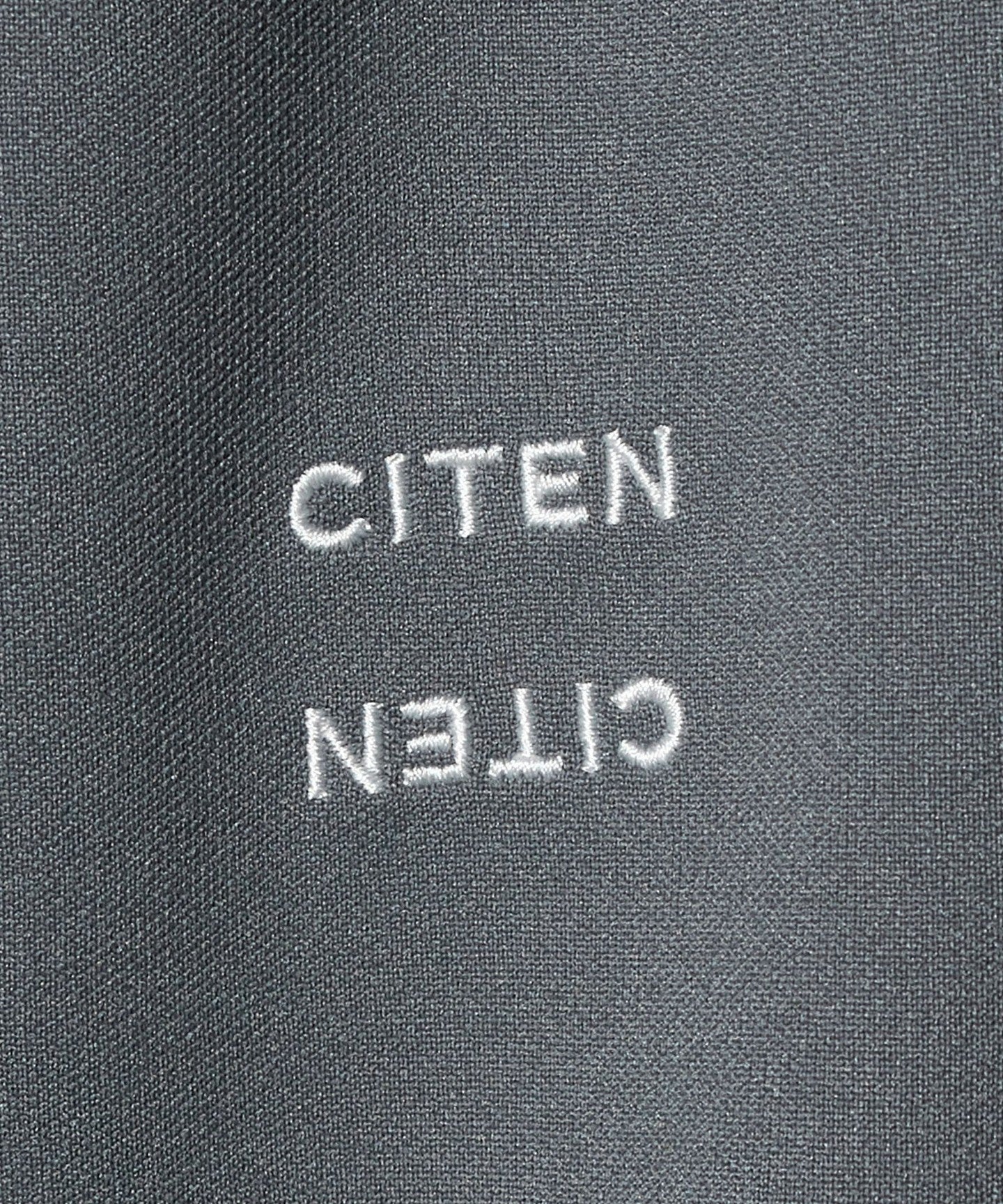42146000033-d15.jpg