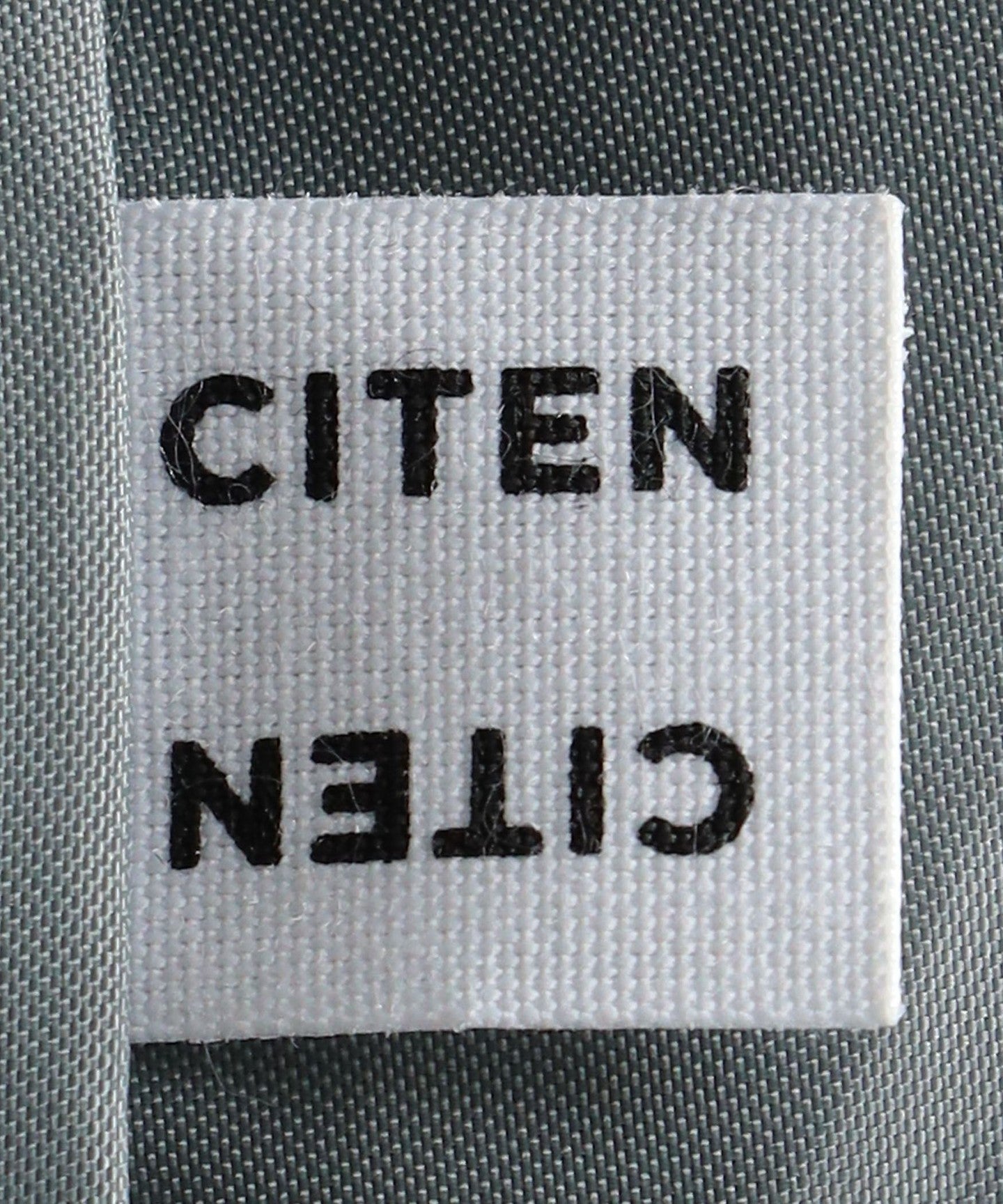 42146990125-d18.jpg