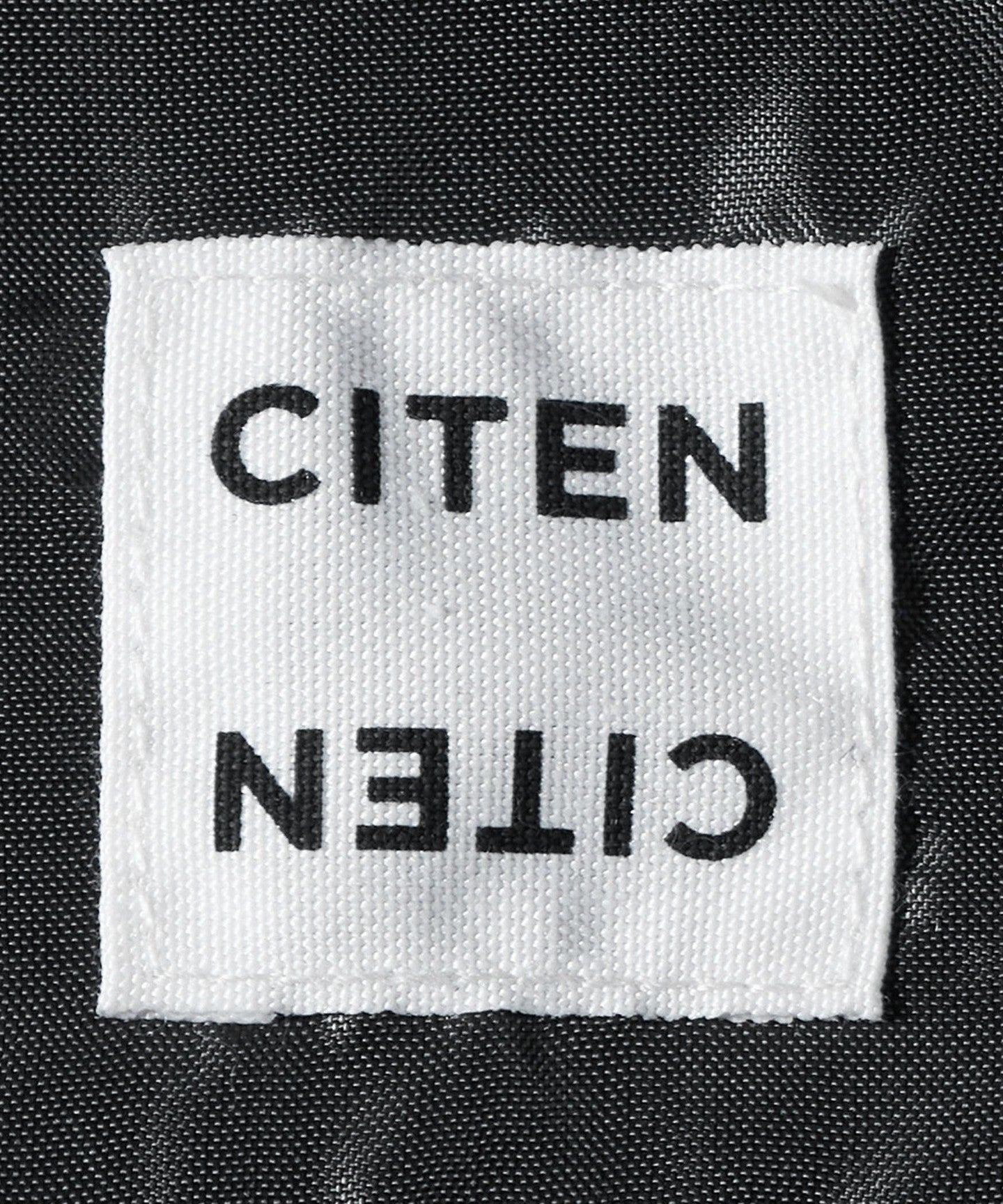 42146990167-d28.jpg