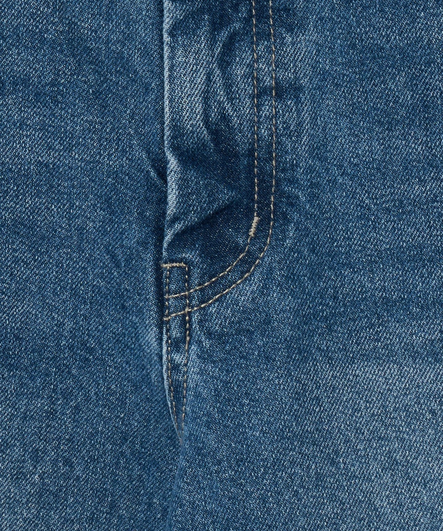 42146990172-d13.jpg