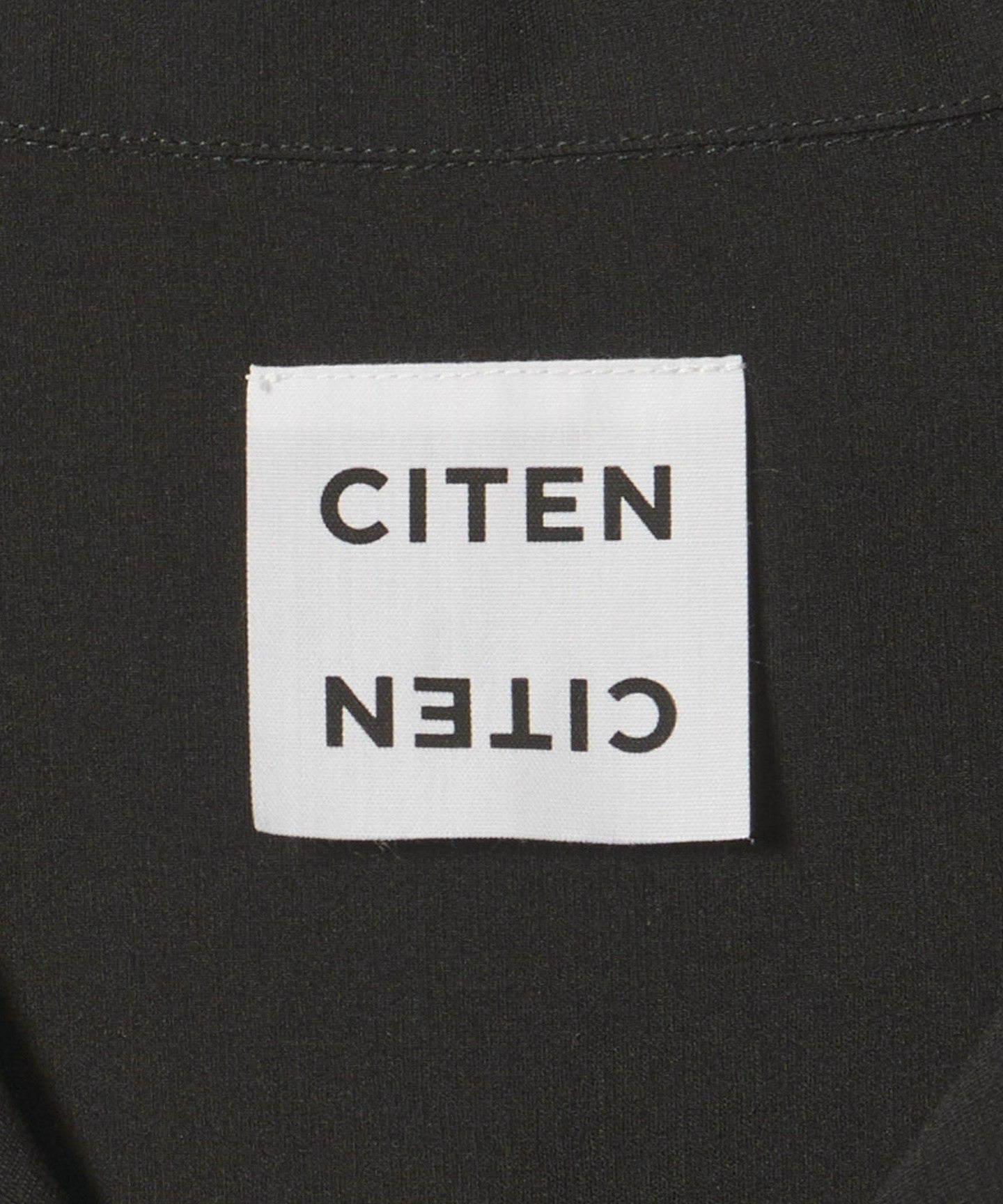 42166000010-d16.jpg
