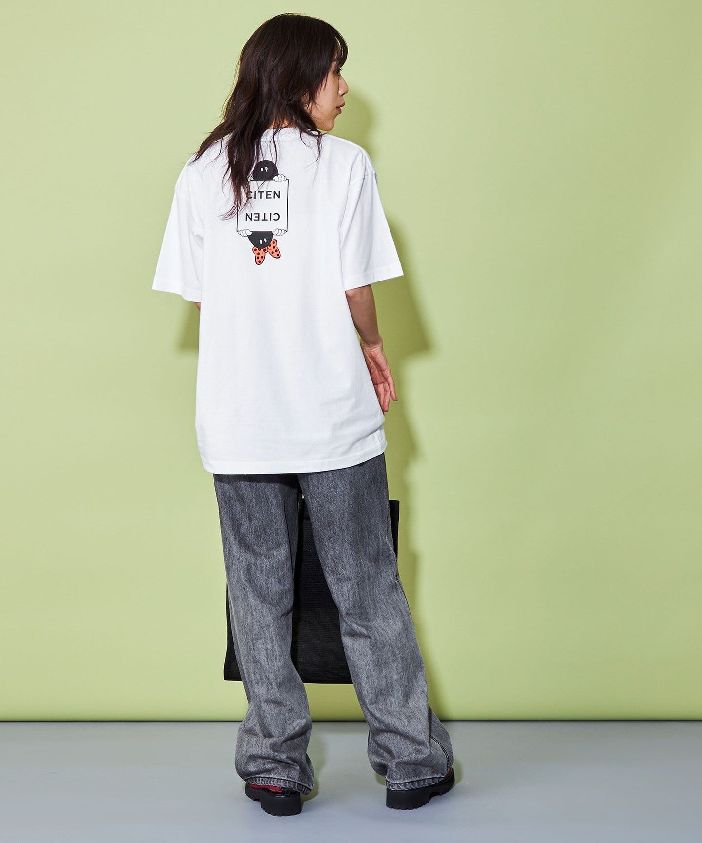 42174990064-d03.jpg