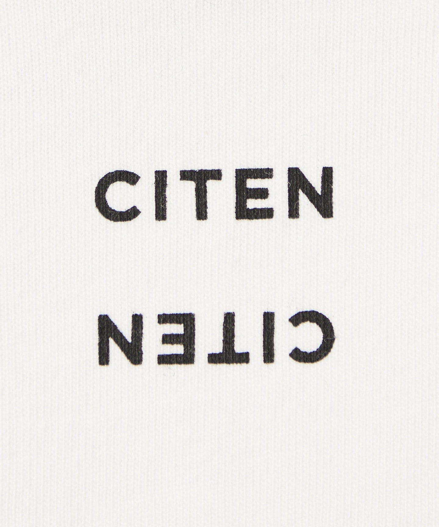 42176990090-d18.jpg